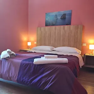 napoli-royal-suite.hotels-amalfi.com/